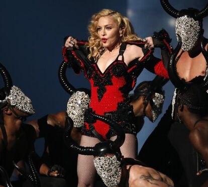 Madonna assume que está obcecada com sexo e lamenta ter-se casado com Sean Penn e Guy Ritchie 