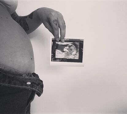 Carolina Deslandes sofre pelo filho que nasceu com complicações respiratórias e que está internado em neonatologia 