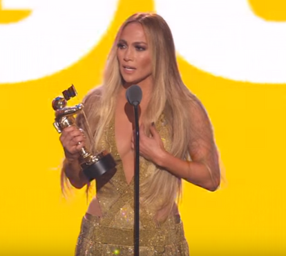 Depois de uma coleção de namorados famosos, J. Lo rende-se a Alex Rodriguez: 'És o meu macho'
