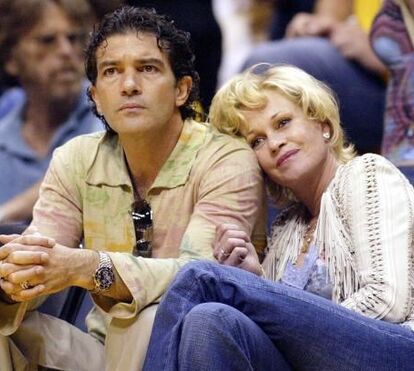 A lutar contra o cancro há 9 anos, Melanie Griffith mostra-se após último tratamento 