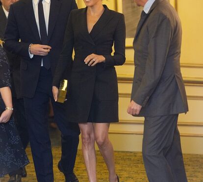 Arrasada! Meghan é acusada de ter as pernas 'escanzeladas' em novas imagens com Harry