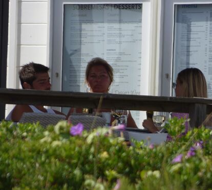 Eles estão rendidos! Kelly Bailey já é a 'menina dos papás' de Lourenço Ortigão