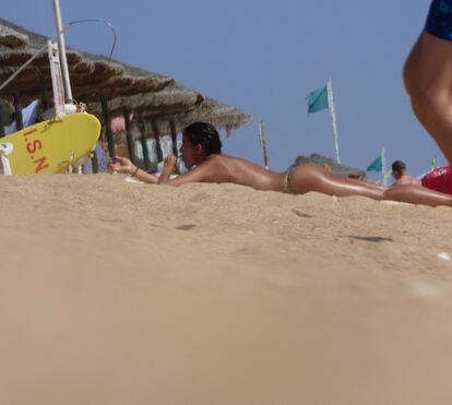 Escaldante! Pedro Teixeira e Sara Matos vivem paixão louca no Algarve