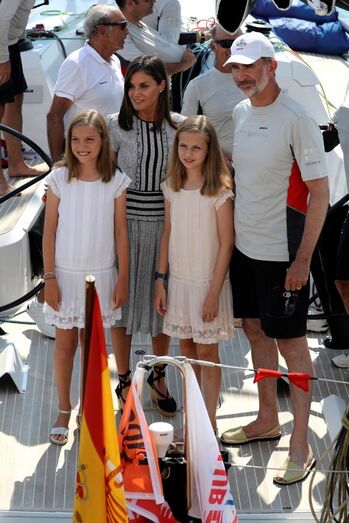 letizia, felipe vi, reis de espanha, monarquia, espanha, férias da realeza