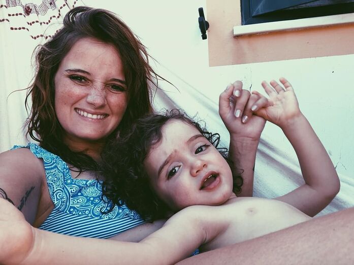 Que brincadeira é esta? Filho de Carolina Deslandes encanta os fãs da  cantora - Celebridades - FLASH!