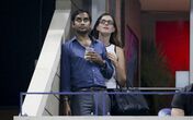 Aziz Ansari e a namorada