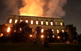 Incêndio no Museu Nacional, no Rio de Janeiro, destrói memórias da coroa portuguesa