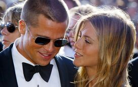 E não é que o ex foi à festa?! Jennifer Aniston celebra os 50 anos ao lado de Brad Pitt