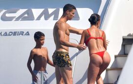 Os calções sensuais de CR7 que estão a dar que falar são da marca do costume!