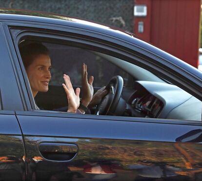 O que se passa com Letizia? Rainha de Espanha mostra-se sem maquilhagem em dia especial para as filhas