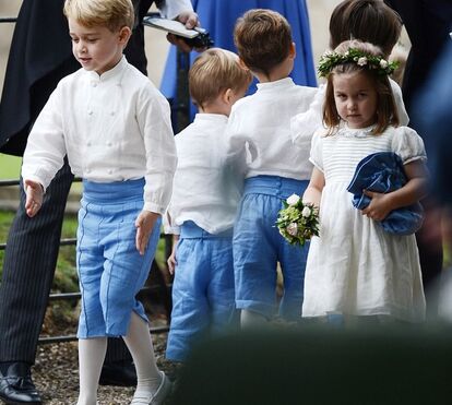 George e Charlotte no casamento de Sophie Carter