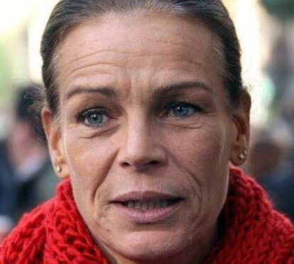 Cada vez mais isolada e longe dos holofotes, princesa Stéphanie do Mónaco surpreende ao aparecer a solo