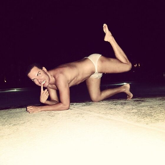 Ken Humano, Rodrigo Alves