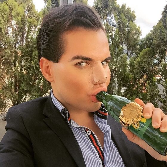 Ken Humano, Rodrigo Alves