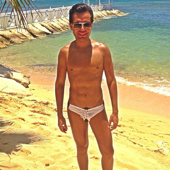 Ken Humano, Rodrigo Alves