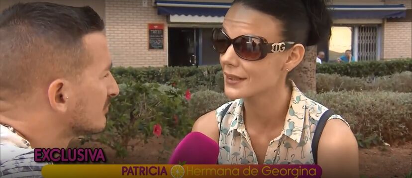 No programa 'Sálvame', Patrícia confessa que perdeu a mãe quando tinha 11 anos e foi viver com o pai, Jorge, as irmãs e a madrasta. Mas quando Jorge viajou "por razões de trabalho" a sua madrasta colocou-a num colégio interno. Agora Georgina despreza a ela e ao sobrinho - a quem negou uma camisola assinada por Ronaldo