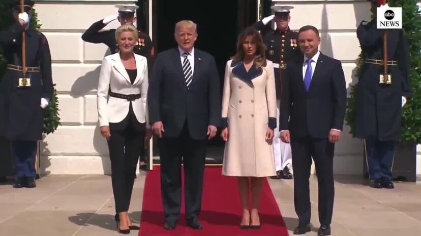 Melania sofre com caso de 3400 euros da Gucci