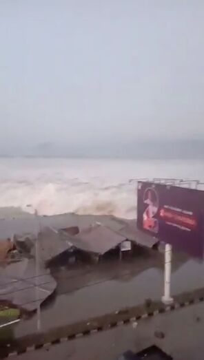 tsunami indonesia 