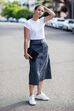 Street style saias e vestidos com botões