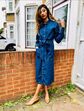 Street style saias e vestidos com botões