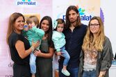 Carla Baía com os filhos e netos