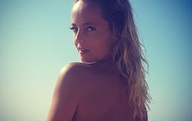 Bárbara Norton de Matos toda nua no final das férias em Bali