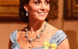 Como num conto de fadas! Kate usa vestido de princesa e tiara de Diana em luxuoso banquete de estado com Isabel II