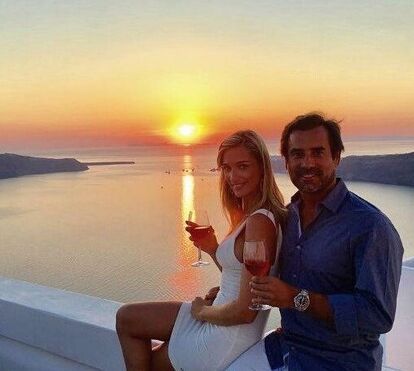 À 2.ª é de vez. Depois do escândalo, atriz de 'Camilo' e Pedro Motta casam sob o tema 'As 50 Sombras de Grey'