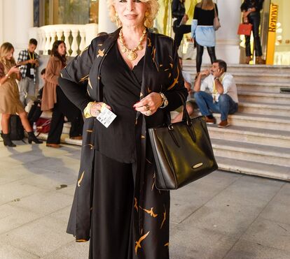 Como elas se vestem para um desfile de moda: as escolhas das famosas