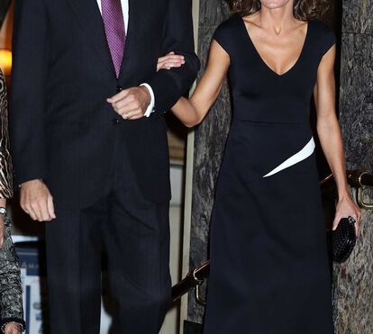 Decotes e pernas: os 17 looks mais ousados de Letizia de Espanha