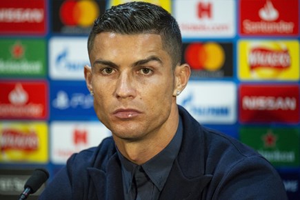 Uwagiriza Cristiano Ronaldo ko yamufashe ku nguvu 'yahawe inguvu n'isekeza  rya #MeToo' - BBC News Gahuza