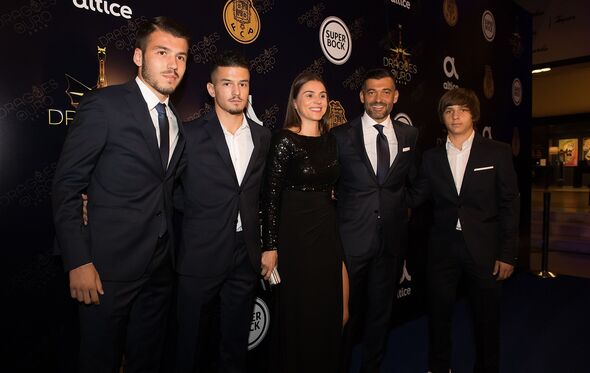 O treinador do FC Porto, Sérgio Conceição, com a mulher e os filhos
