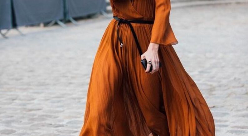 Comprar vestidos de verão para usar no outono e, até, no inverno