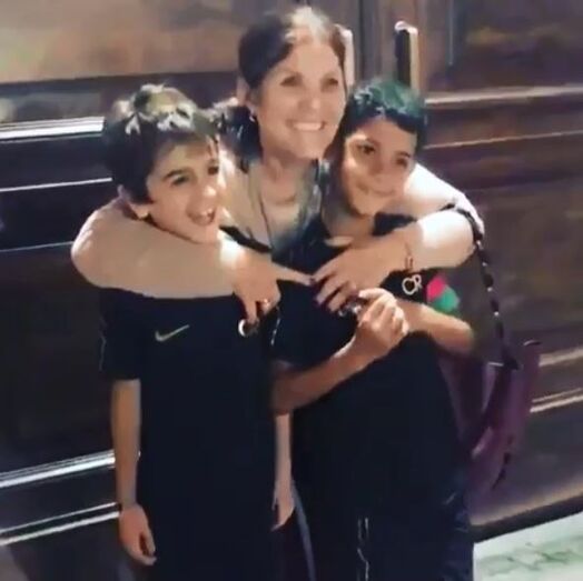 Dolores Aveiro mostra momento amoroso com os netos