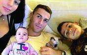 Cristiano Ronaldo e Georgina Rodriguez ao lado de Cristianinho e Alana Martina