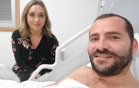 Deitado na cama do hospital, Bruno Caetano do 'Você na TV' actualiza  o seu estado de saúde