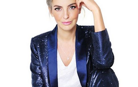 No início da gravidez, Jessica Athayde enerva-se com vizinho que bloqueou o seu carro... com lixo!