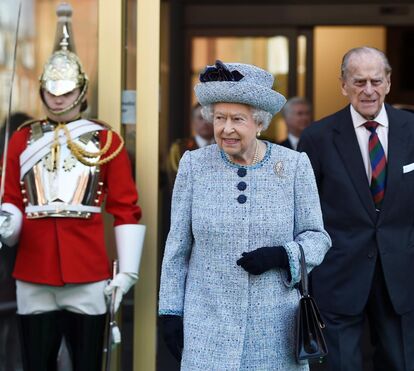 O passado dramático da sogra de Isabel II. Da vida de luxo ao exílio e tortura até salvar judeus da Alemanha nazi