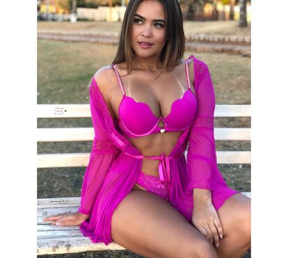 Modelo brasileira Geisy Arruda revela que perdeu a virgindade aos 13 anos e muito mais 