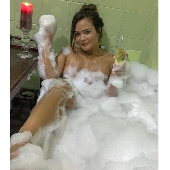 Geisy arruda, modelo, atriz, repórter, brasil, brasileira, virgindade