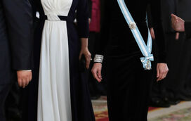 Rainha de Espanha exibe jóia que já cobiçava há tanto tempo