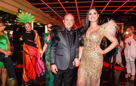 Famosos loucos em Carnaval fora de época organizado por Ângelo Rebelo