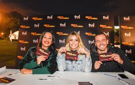 'Dança com as Estrelas' vai ao Wonderland para distribuir autógrafos e deixam fãs em delírio  