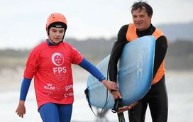 Parabéns campeã: Jovem portuguesa invisual de 13 anos surfou e ganhou medalha de bronze