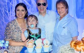 Um avô babado! Roberto Carlos encantado com a neta Laura, de 3 anos