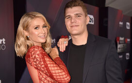 Insólito. Paris Hilton recusa-se a devolver o anel de 2 milhões ao ex-noivo: "É meu"