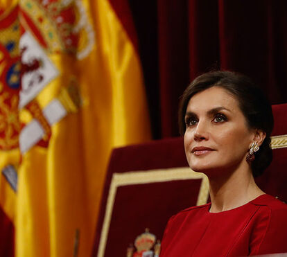 Femme fatale! Letizia arrasa com um dos seus vestidos favoritos