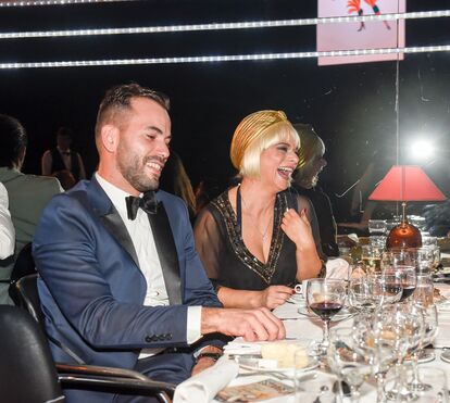Rita Mendes e ex-namorado divertem-se juntos na noite