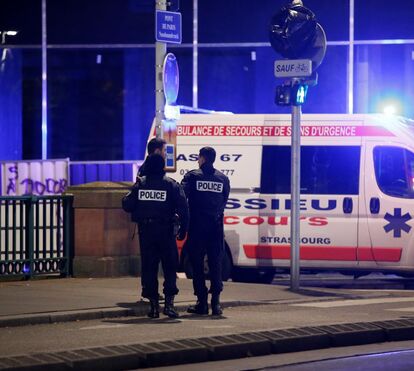 Tiroteio em mercado de Natal faz 4 mortos e 9 feridos no centro de Estrasburgo  