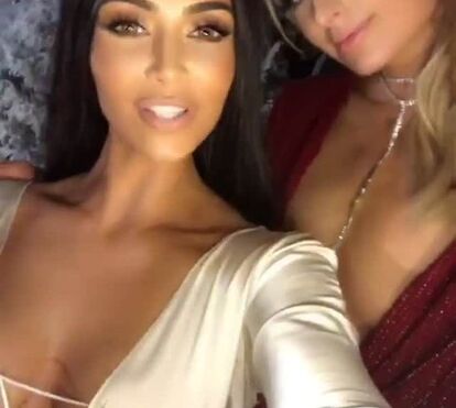 Kim Kardashian e Paris Hilton juntas pelo bumbum da rainha das selfies